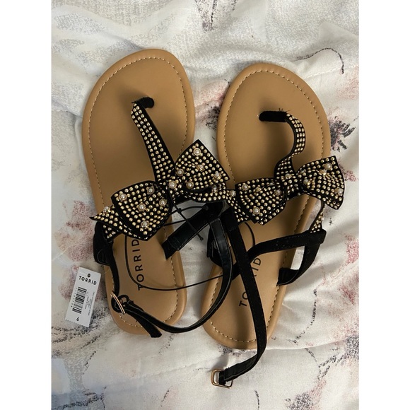 Torrid Black Studded Bow Sandals - Size 6W - Picture 1 of 3